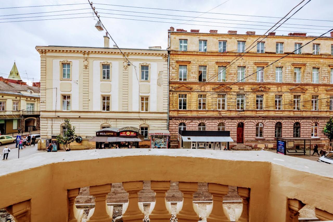 Family Apartments In Lviv Center With Balcony 外观 照片