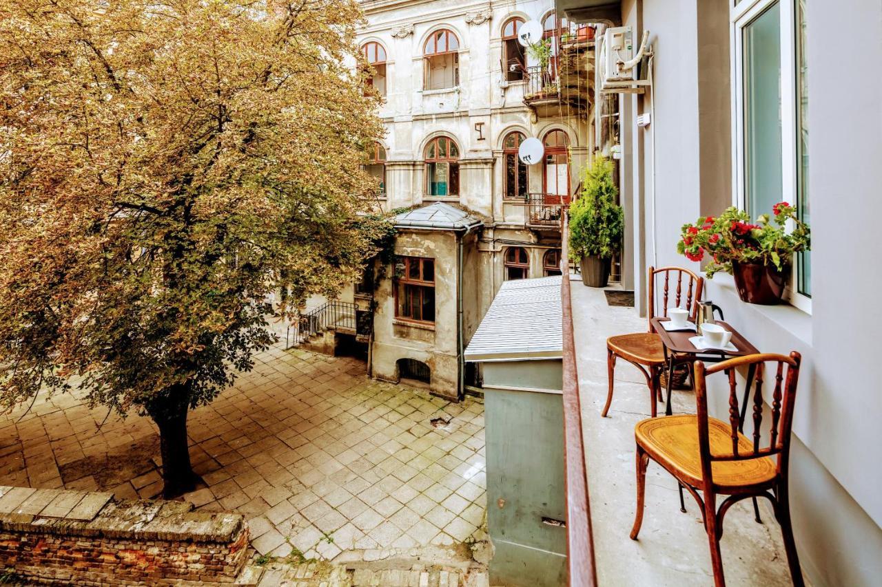 Family Apartments In Lviv Center With Balcony 外观 照片